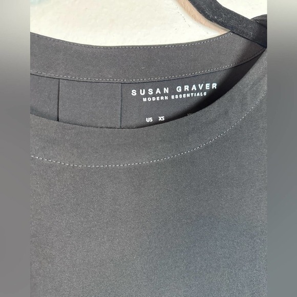 NWOT - Susan Graver Women's Top Sz XS Essentials Regular Liquid Knit Black - Picture 2 of 4